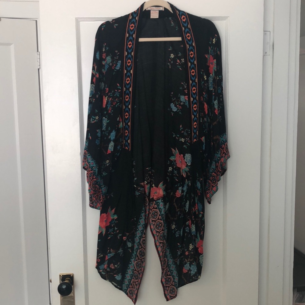 Black floral kimono
